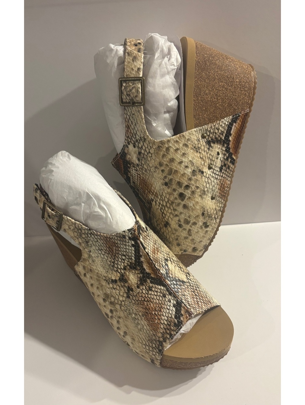 Volatile Division Womens 10 Snake Print Platform Wedge Sandals Beige Multi NIB